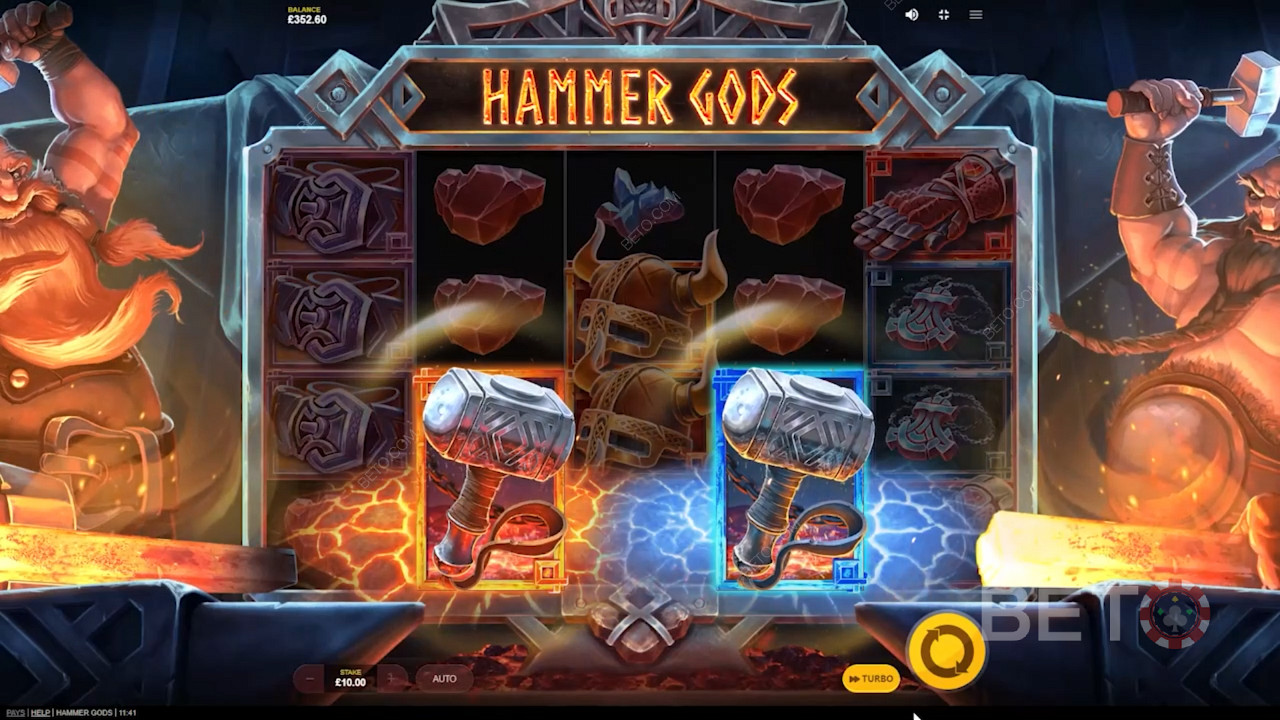 Erziele den roten und blauen Hammer, um Freispiele im Hammer Gods-Spielautomaten auszulösen