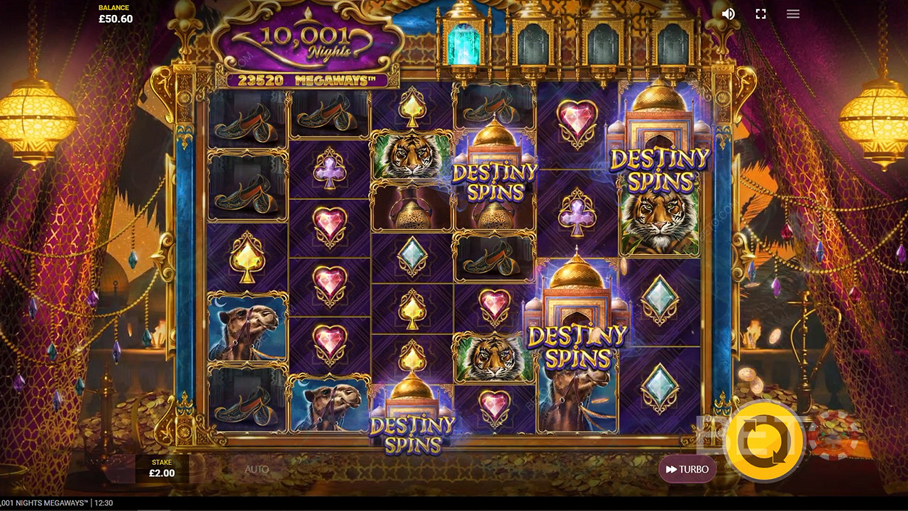 Mindestens 3 Destiny Spins-Symbole lösen im 10001 Nights Megaways-Spielautomaten Gratisdrehs aus.